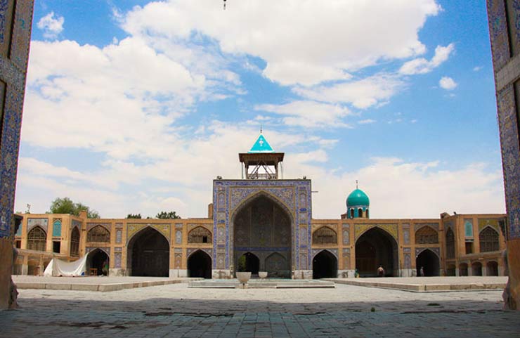 حیاط مسجد مشیر شیراز