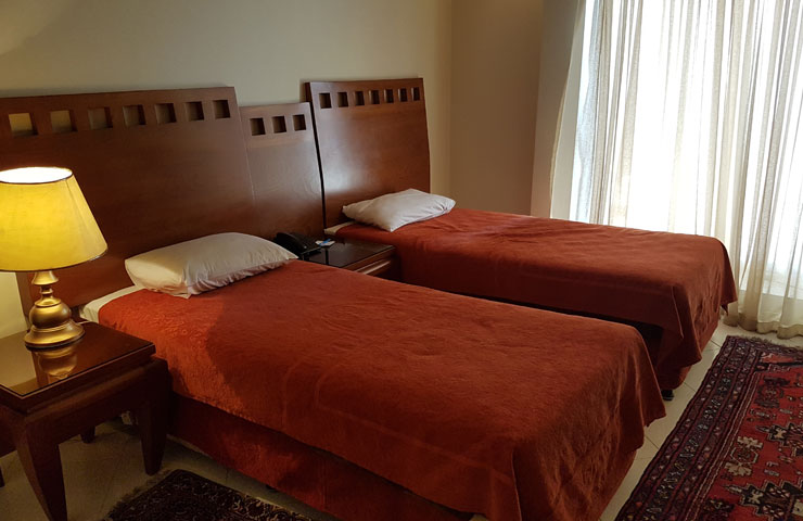 اتاق دو تخته توئین هتل بزرگ زنجان