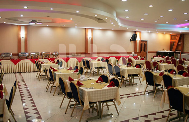رستوران هتل پارسیان شیراز