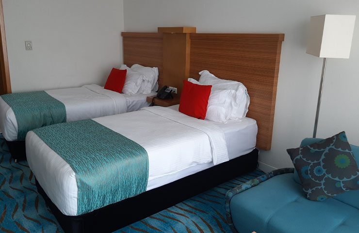 اتاق دو تخته توئین هتل بین المللی کیش رو به جزیره 