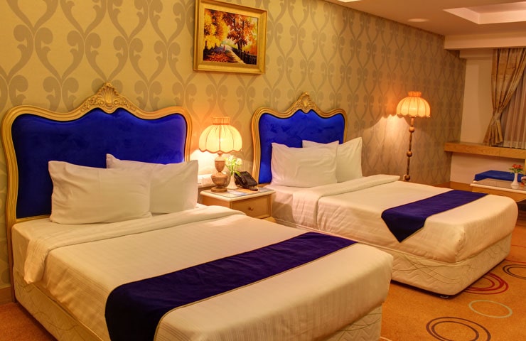 اتاق سه تخته هتل بزرگ شیراز 